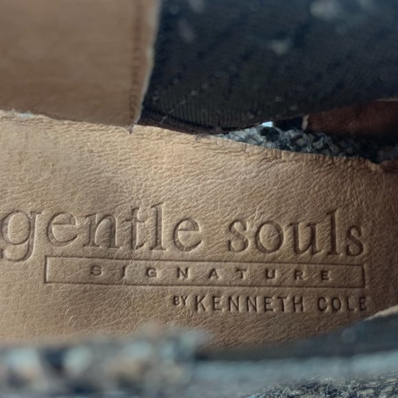 *New* GENTLE SOULS Harlie Snake Print Embossed Leather Booties - Picture 12 of 12